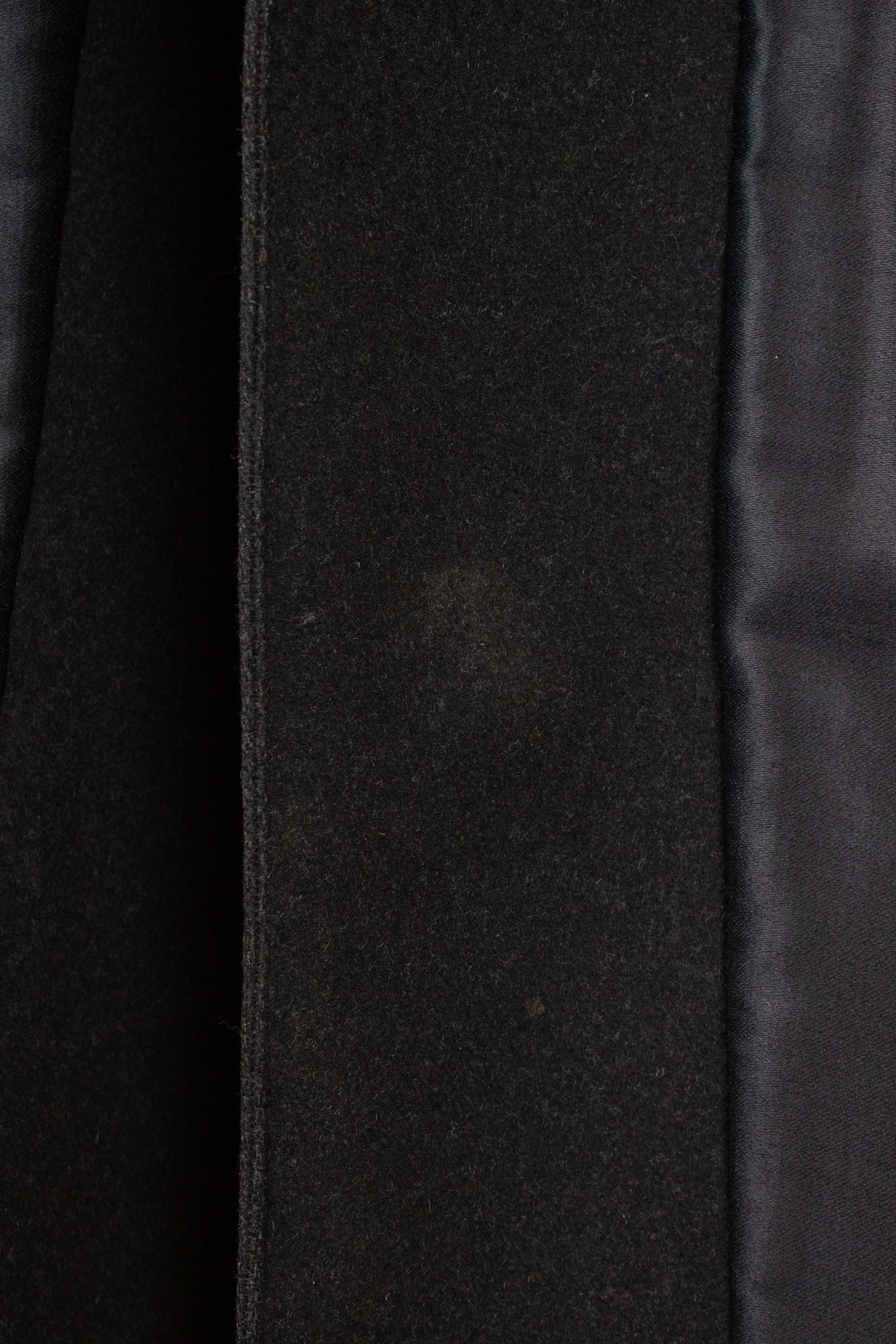 SWEDISH 1920S DARK GREY CHESTERFIELD COAT BY CARL H. SCHULTZ. SIZE CA EU 52-54