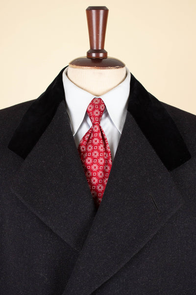 SWEDISH 1930S BLACK COVERT COAT. SIZE CA EU 50 SHORT