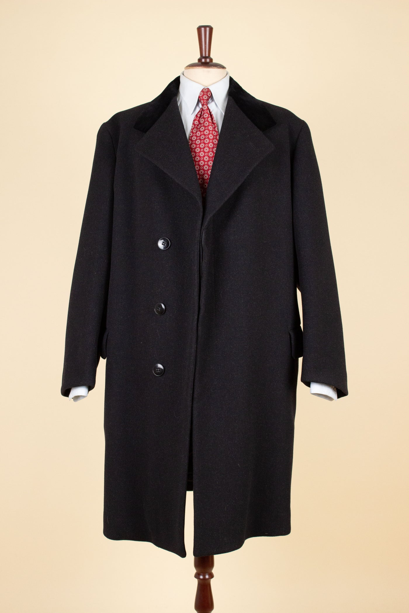 SWEDISH 1930S BLACK COVERT COAT. SIZE CA EU 50 SHORT