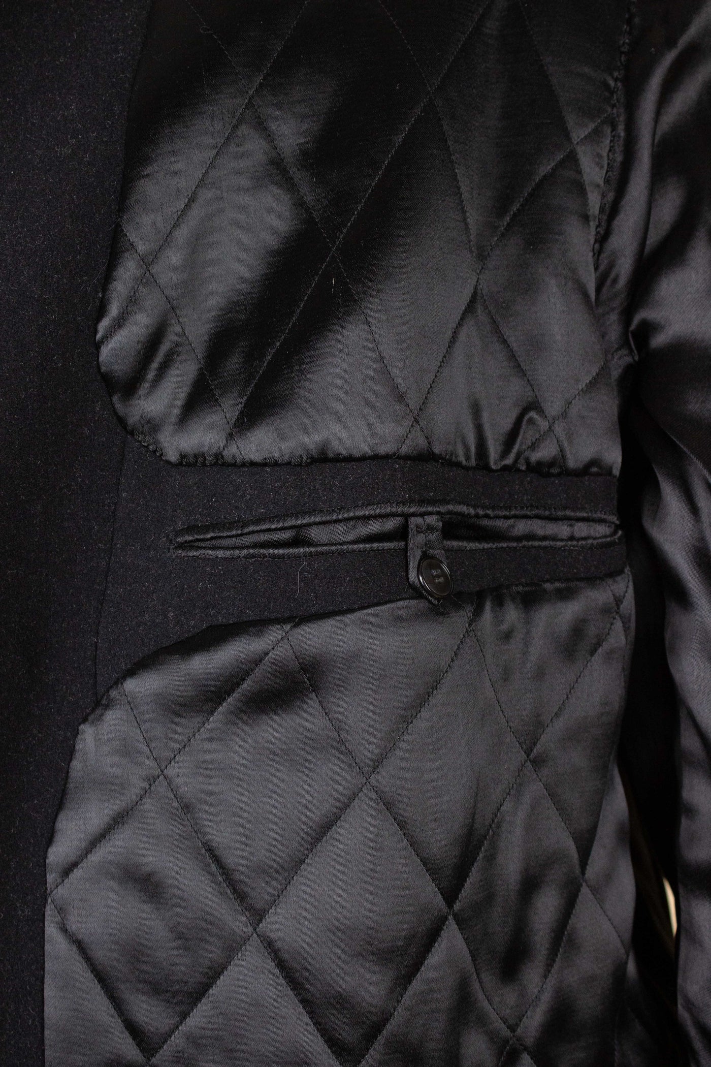 SWEDISH 1930S BLACK COVERT COAT. SIZE CA EU 50 SHORT