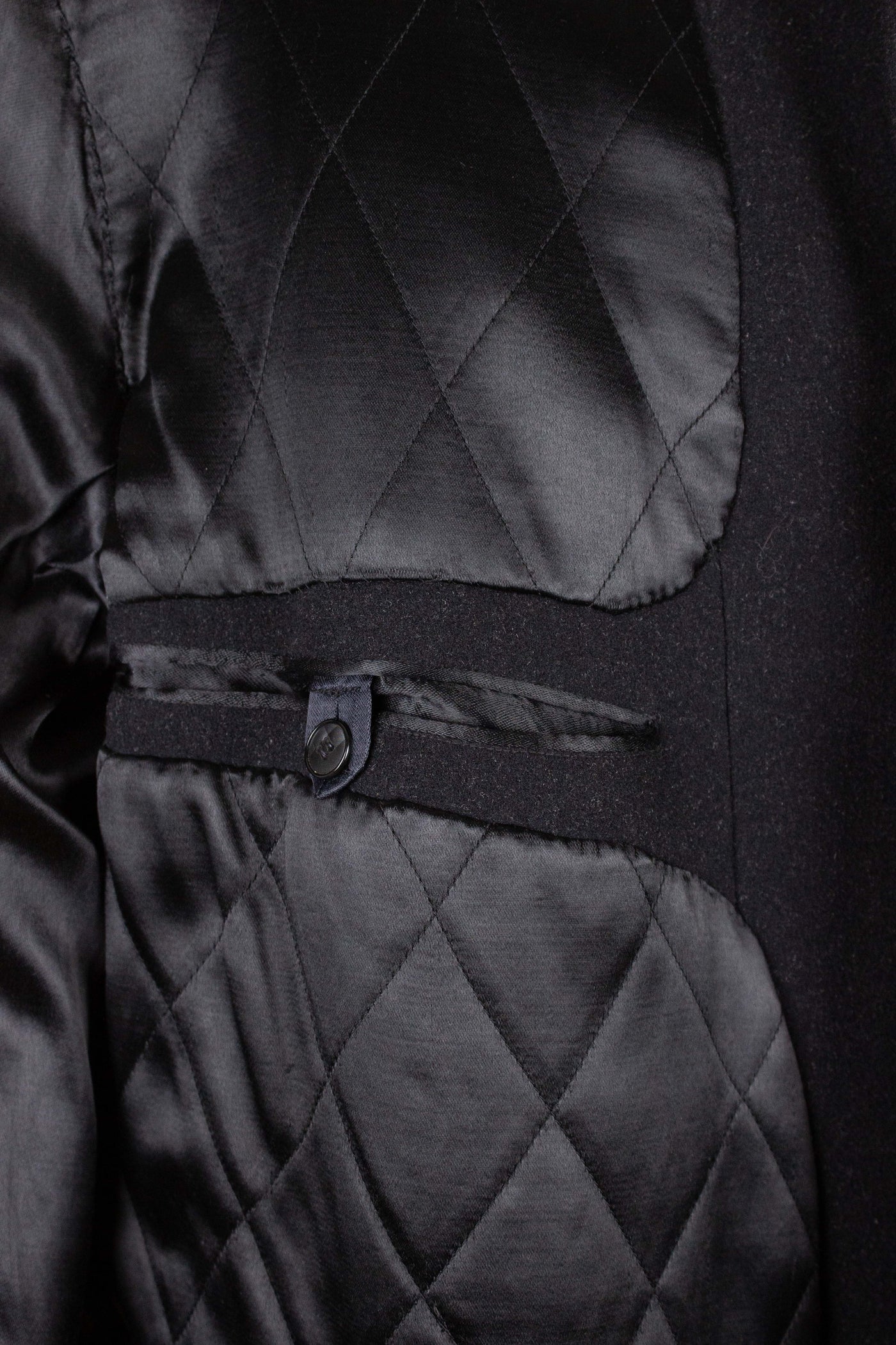 SWEDISH 1930S BLACK COVERT COAT. SIZE CA EU 50 SHORT