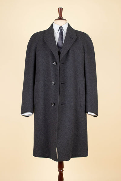 SWEDISH 1950S GREY RAGLAN OVERCOAT BY KABOM. SIZE CA EU 46-48