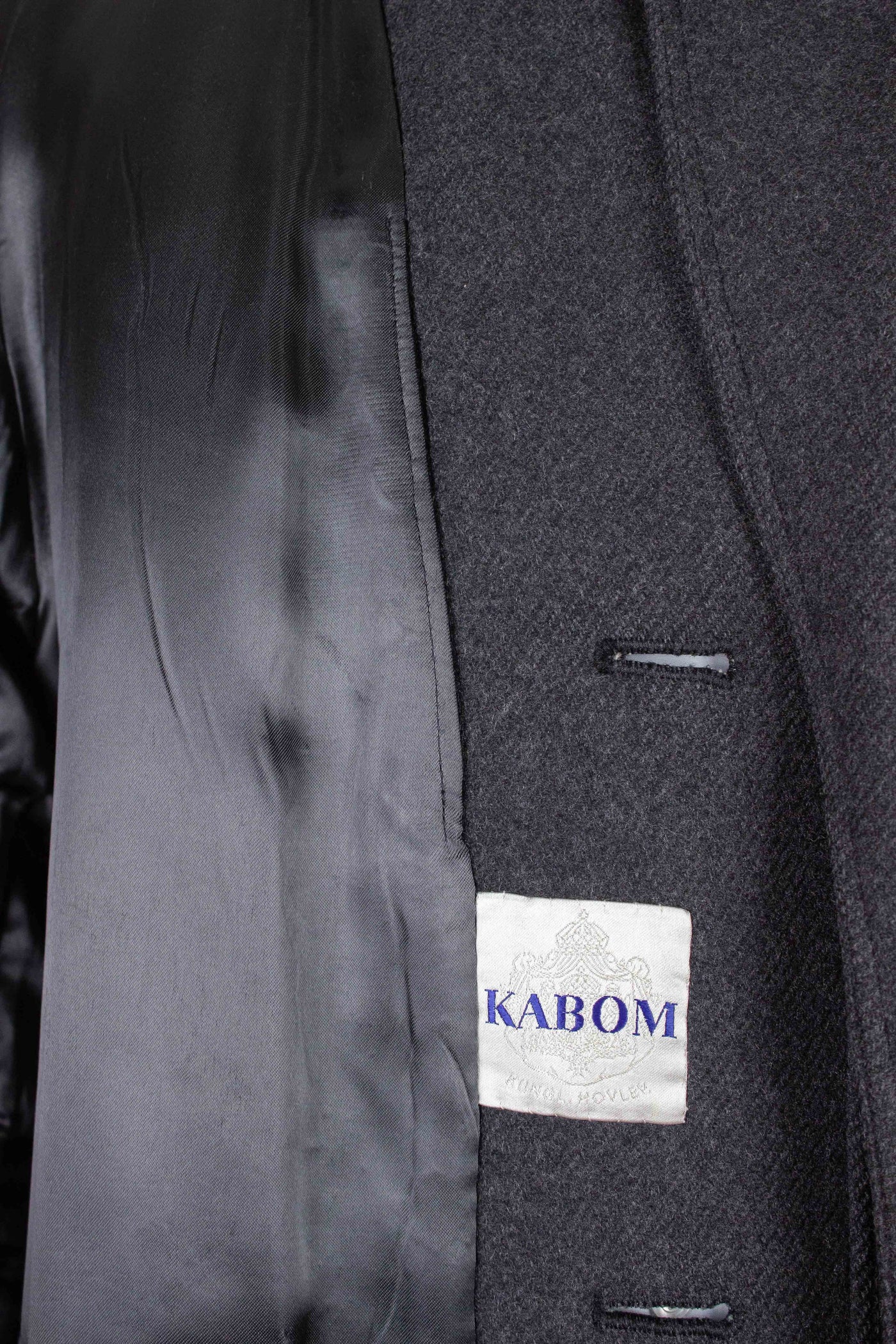SWEDISH 1950S GREY RAGLAN OVERCOAT BY KABOM. SIZE CA EU 46-48