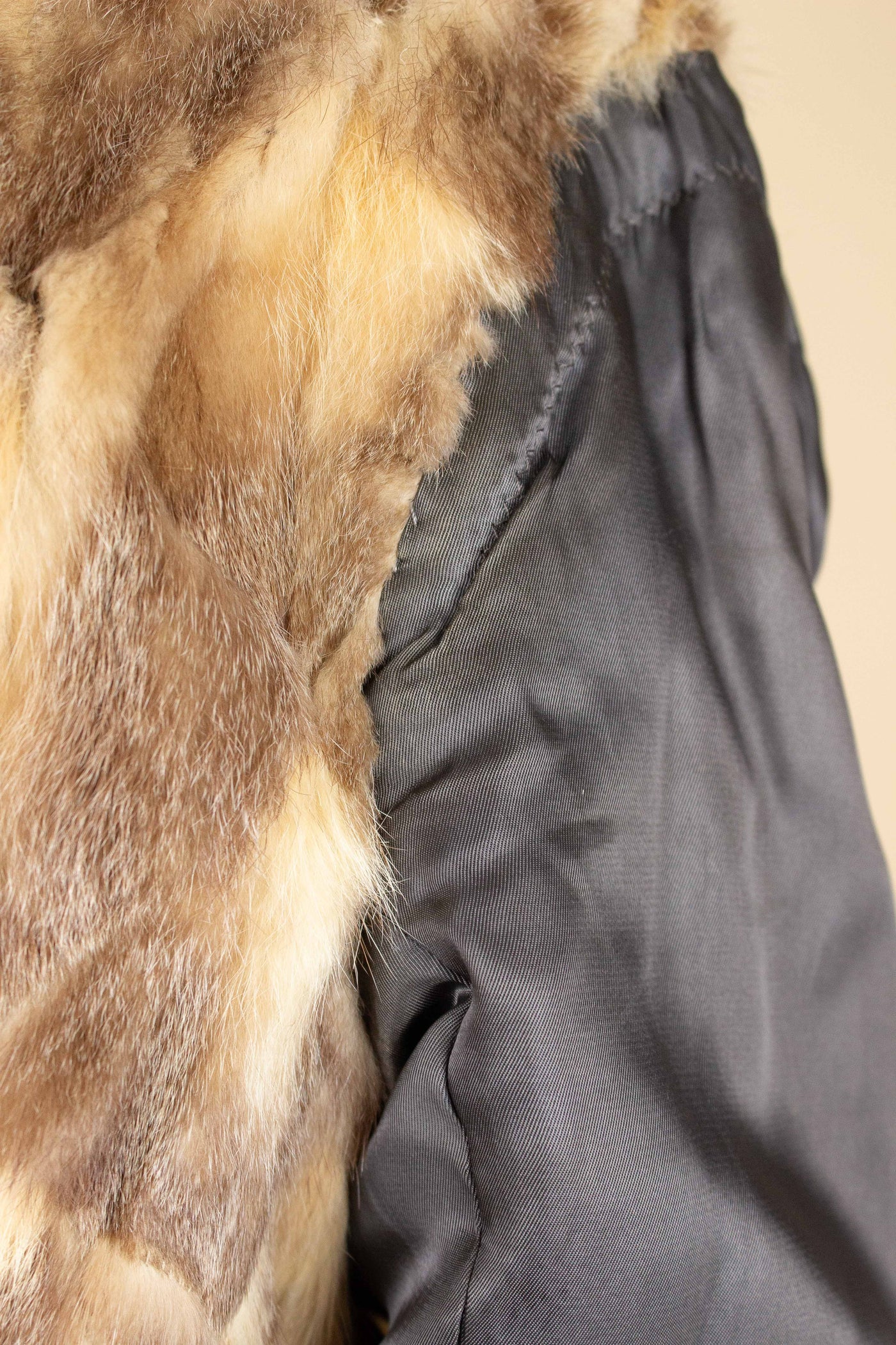 SWEDISH 1956 GREY HARRIS TWEED BESPOKE OVERCOAT WITH FUR COLLAR AND LINING. SIZE CA EU 44-46