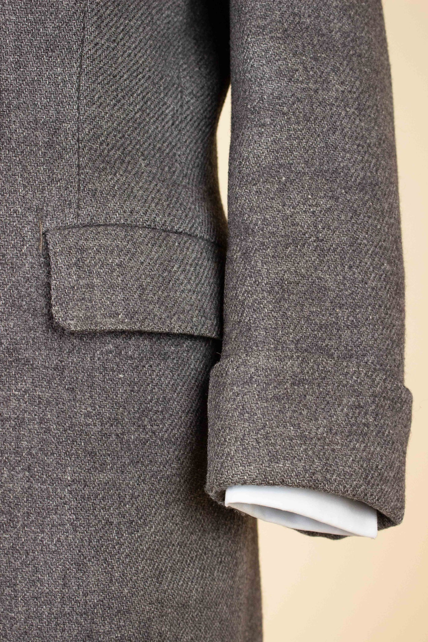 SWEDISH 1956 GREY HARRIS TWEED BESPOKE OVERCOAT WITH FUR COLLAR AND LINING. SIZE CA EU 44-46