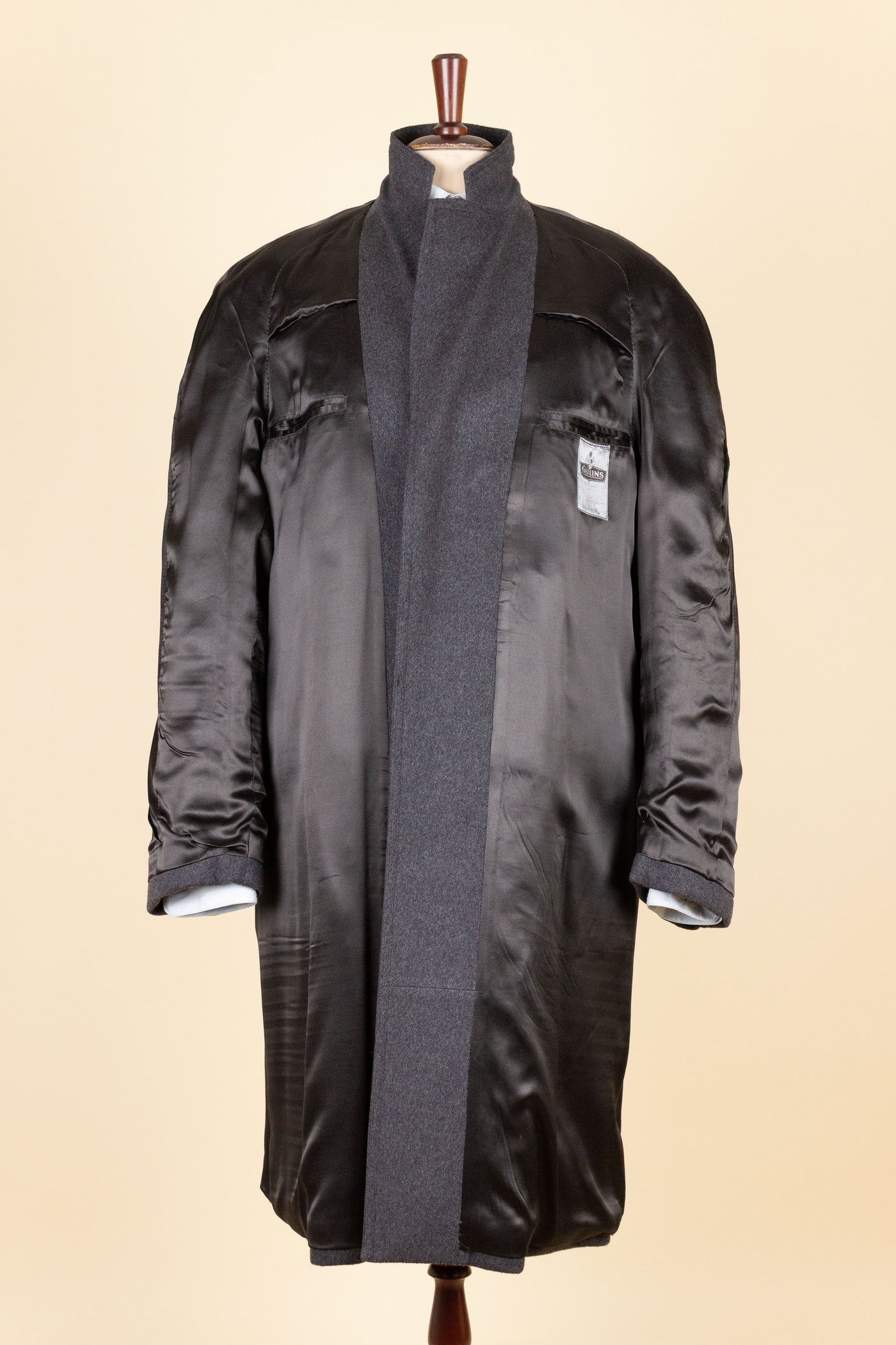 SWEDISH 1950S GREY RAGLAN SINGLE BREASTED OVERCOAT BY PINGVIN. SIZE CA EU 50