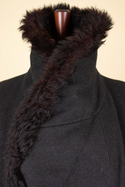 SWEDISH 1940S/1950S BLACK DOUBLE BREASTED SHORT OVERCOAT WITH FUR COLLAR AND LINING. SIZE CA EU 56