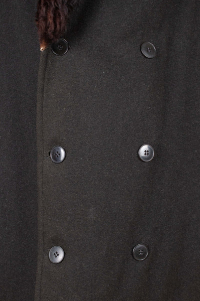 SWEDISH 1940S/1950S BLACK DOUBLE BREASTED SHORT OVERCOAT WITH FUR COLLAR AND LINING. SIZE CA EU 56