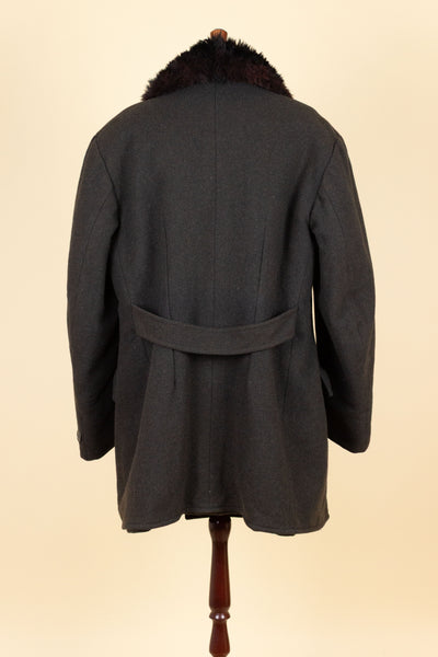 SWEDISH 1940S/1950S BLACK DOUBLE BREASTED SHORT OVERCOAT WITH FUR COLLAR AND LINING. SIZE CA EU 56