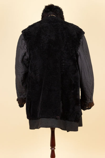 SWEDISH 1940S/1950S BLACK DOUBLE BREASTED SHORT OVERCOAT WITH FUR COLLAR AND LINING. SIZE CA EU 56