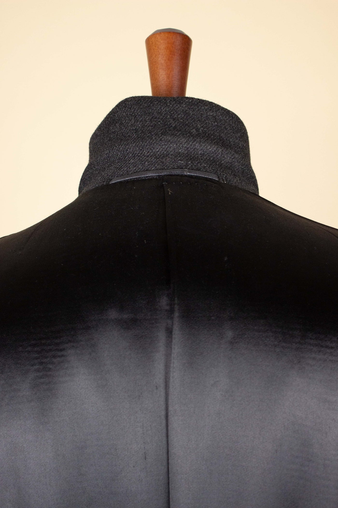 SWEDISH 1961 DARK GREY DOUBLE BREASTED BESPOKE OVERCOAT. SIZE CA EU 52