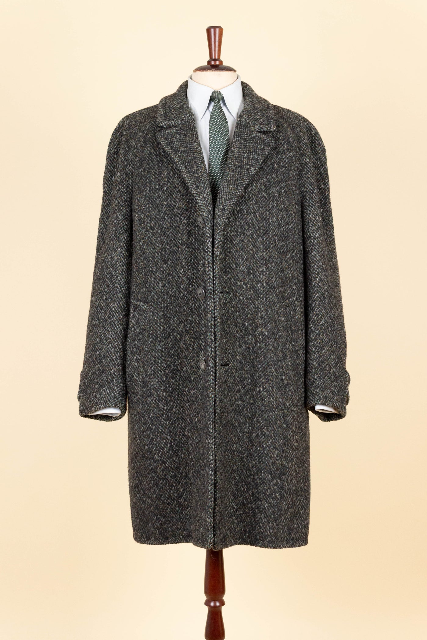 GERMAN 1950S/1960S GREY MOTTLED RAGLAN TWEED COAT BY SCHITTKOW BEKLEIDUNG. SIZE CA EU 48