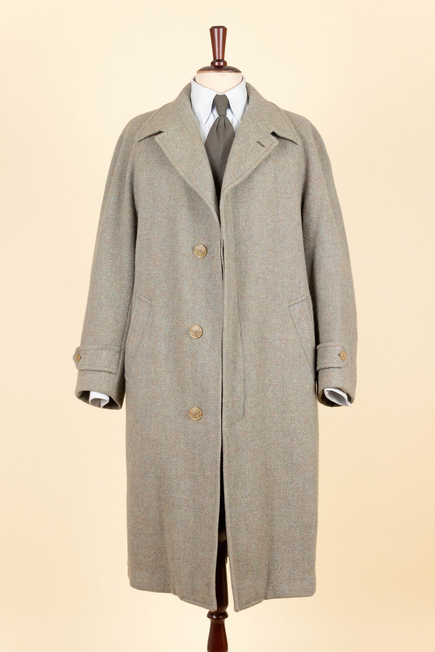 BRITISH 1940S/1950S GREEN-GREY HARRIS TWEED OVERCOAT BY TRENT. SIZE CA EU 46