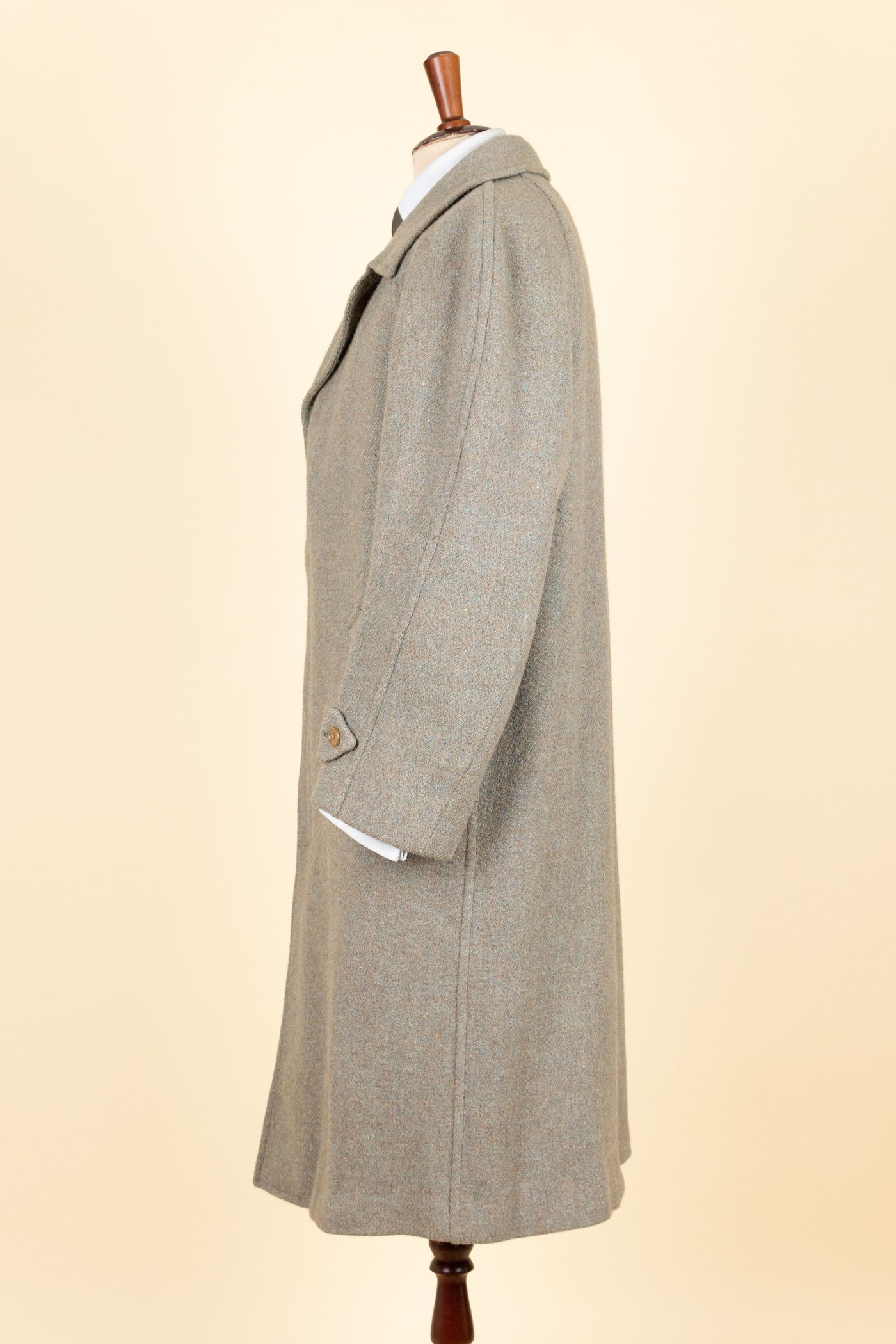 BRITISH 1940S/1950S GREEN-GREY HARRIS TWEED OVERCOAT BY TRENT. SIZE CA EU 46