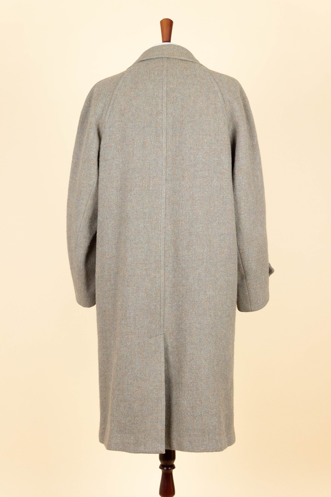 BRITISH 1940S/1950S GREEN-GREY HARRIS TWEED OVERCOAT BY TRENT. SIZE CA EU 46