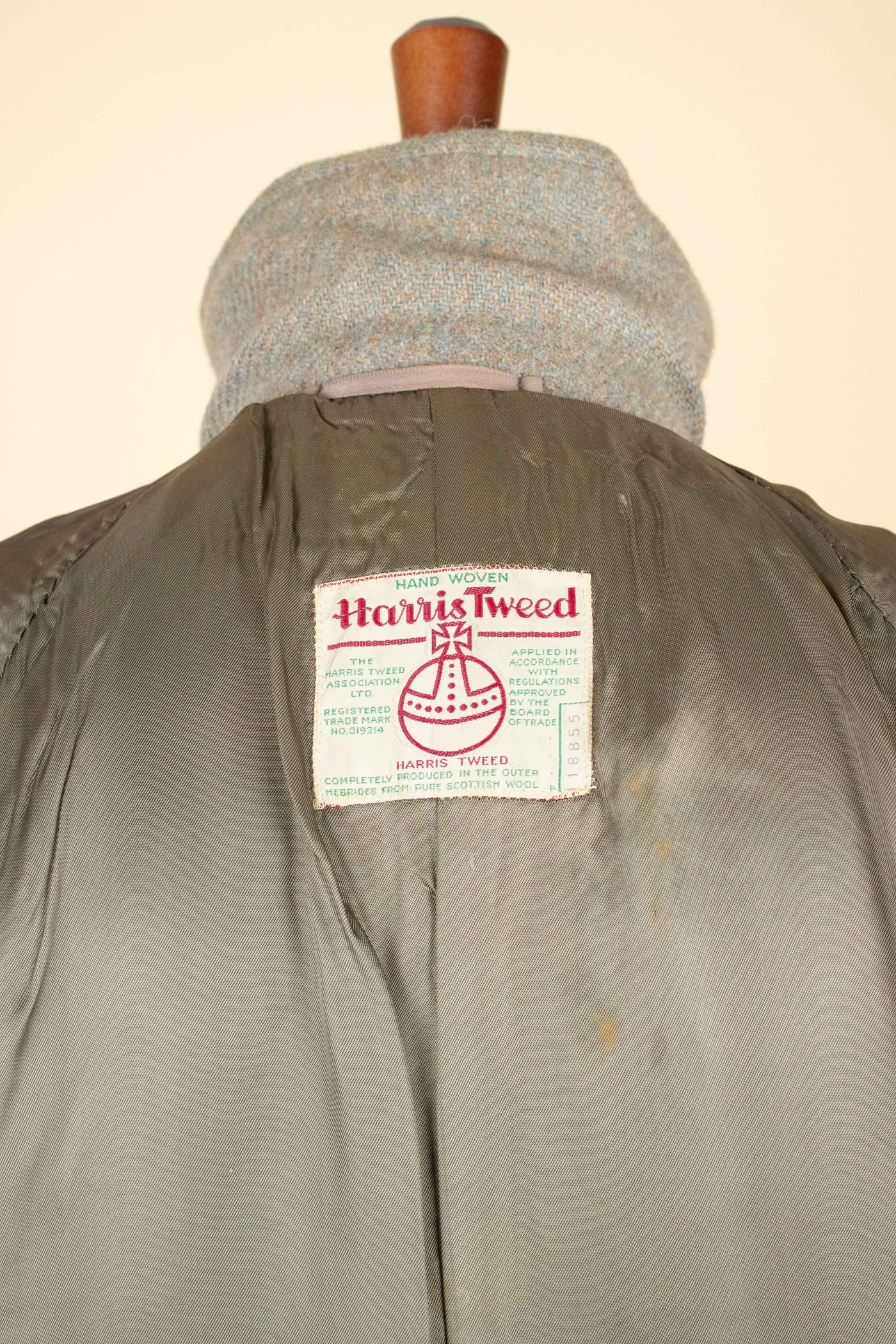 BRITISH 1940S/1950S GREEN-GREY HARRIS TWEED OVERCOAT BY TRENT. SIZE CA EU 46