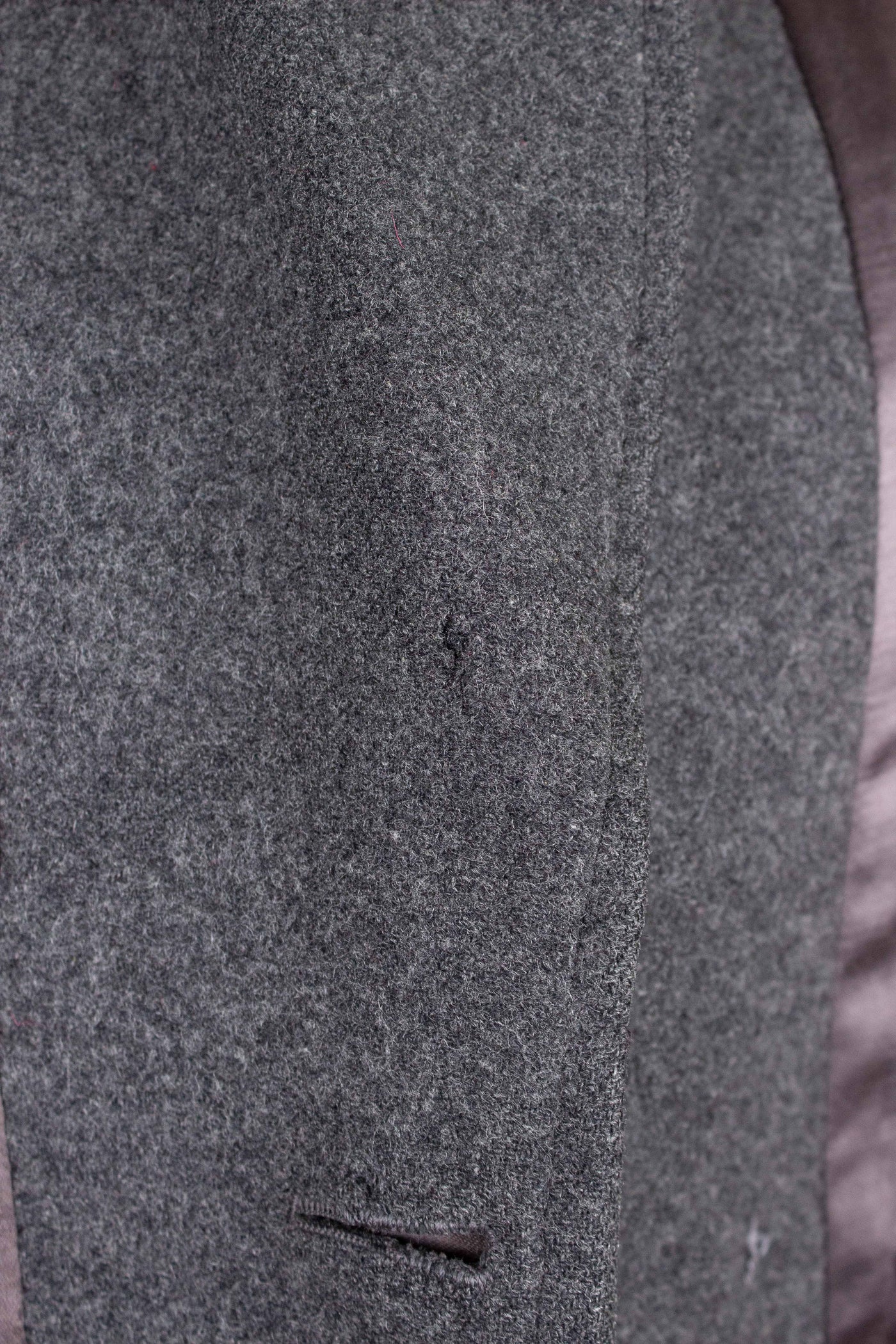 SWEDISH 1940S GREY RAGLAN OVERCOAT BY DRESS. SIZE CA EU 46