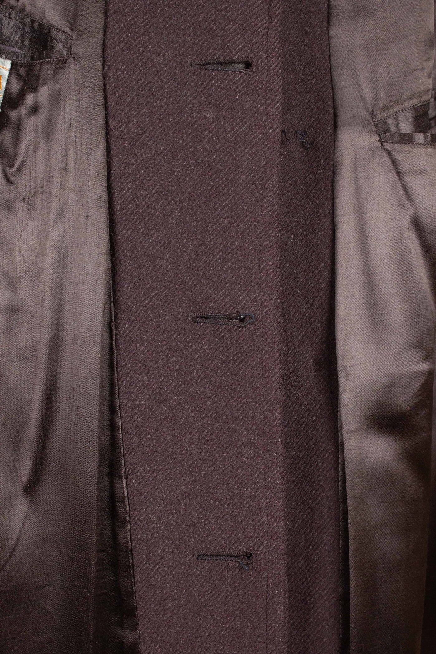 SWEDISH 1940S CHOCOLATE BROWN RAGLAN COAT BY KABOM. SIZE CA EU 54