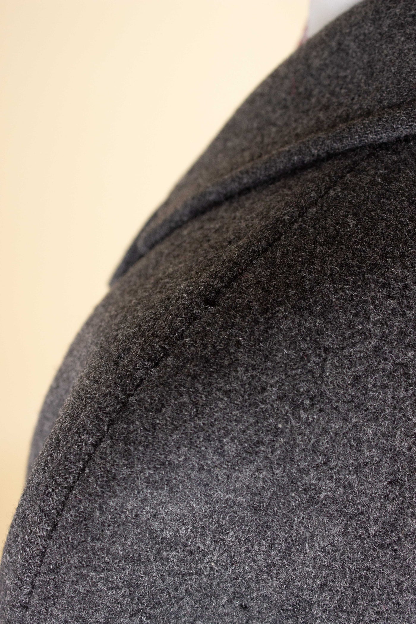 SWEDISH 1940S GREY RAGLAN OVERCOAT BY DRESS. SIZE CA EU 46