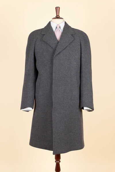 SWEDISH 1940S GREY RAGLAN OVERCOAT BY DRESS. SIZE CA EU 46