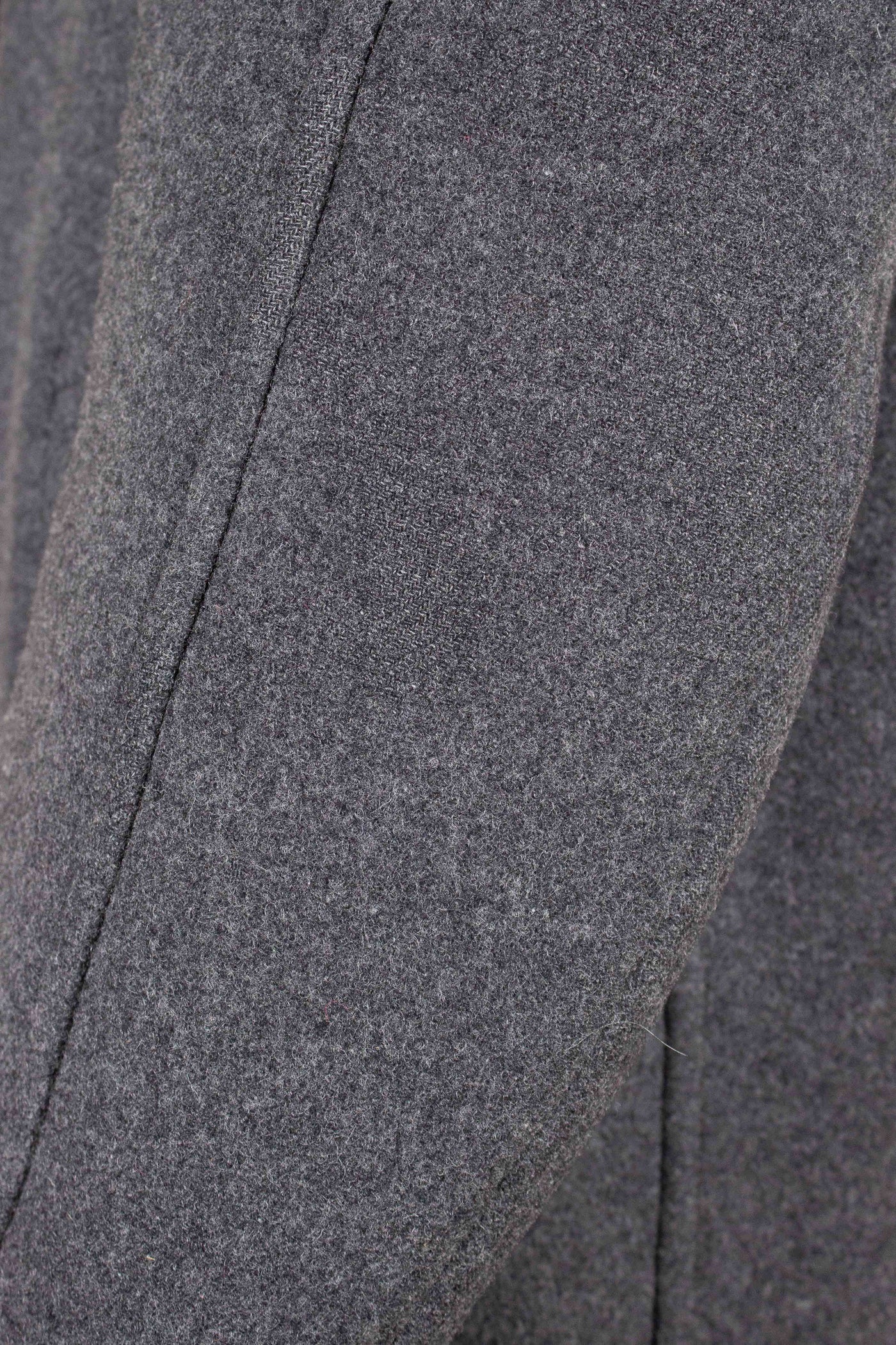 SWEDISH 1940S GREY RAGLAN OVERCOAT BY DRESS. SIZE CA EU 46