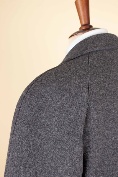 SWEDISH 1940S GREY RAGLAN OVERCOAT BY DRESS. SIZE CA EU 46