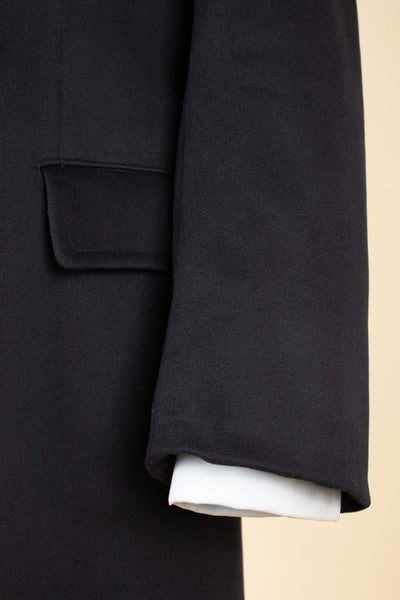 1920S/1930S BLACK DOUBLE BREASTED PERSIAN COLLAR OVERCOAT BY MOLIN & MÖCKLIN. SIZE CA EU 46