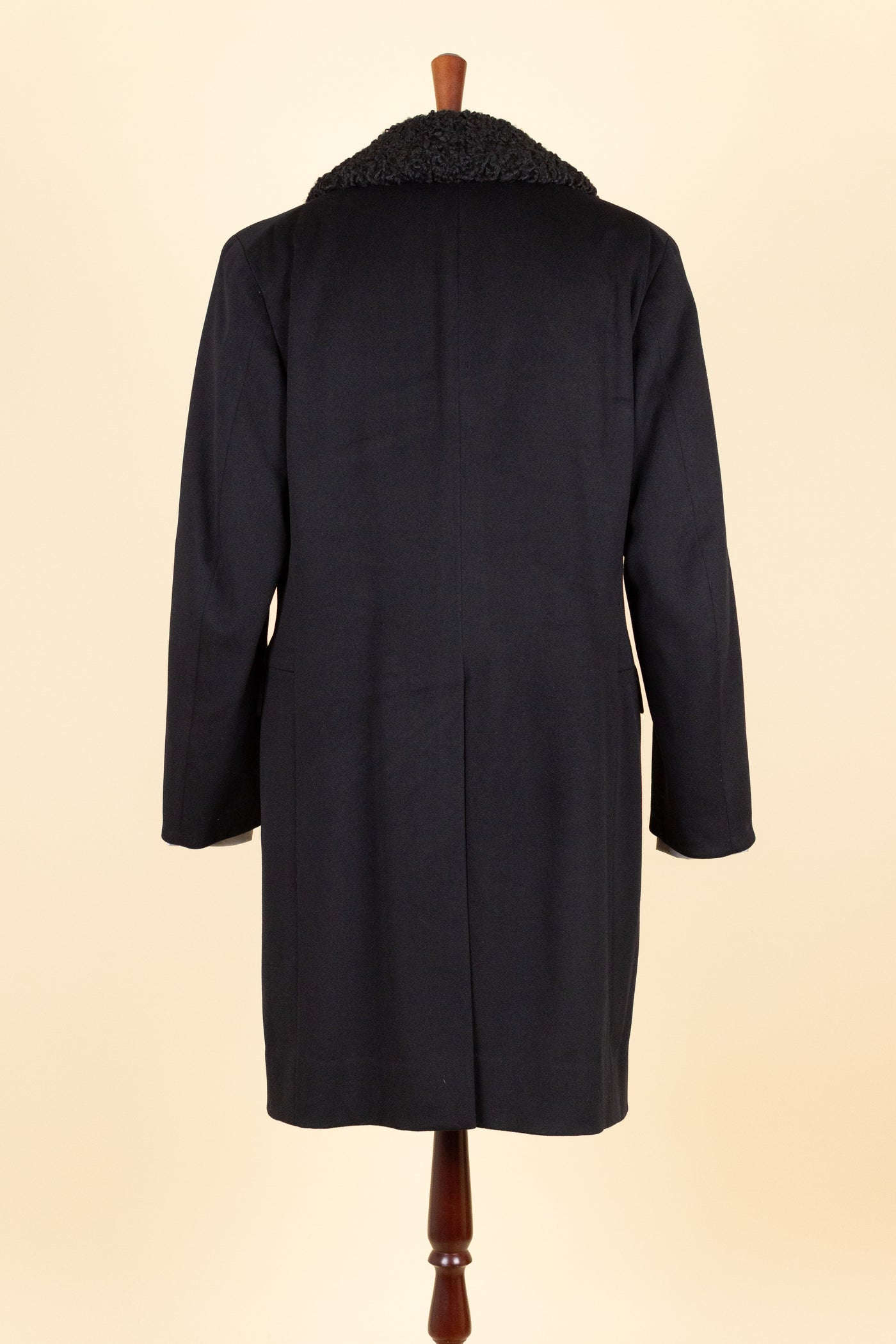 1920S/1930S BLACK DOUBLE BREASTED PERSIAN COLLAR OVERCOAT BY MOLIN & MÖCKLIN. SIZE CA EU 46