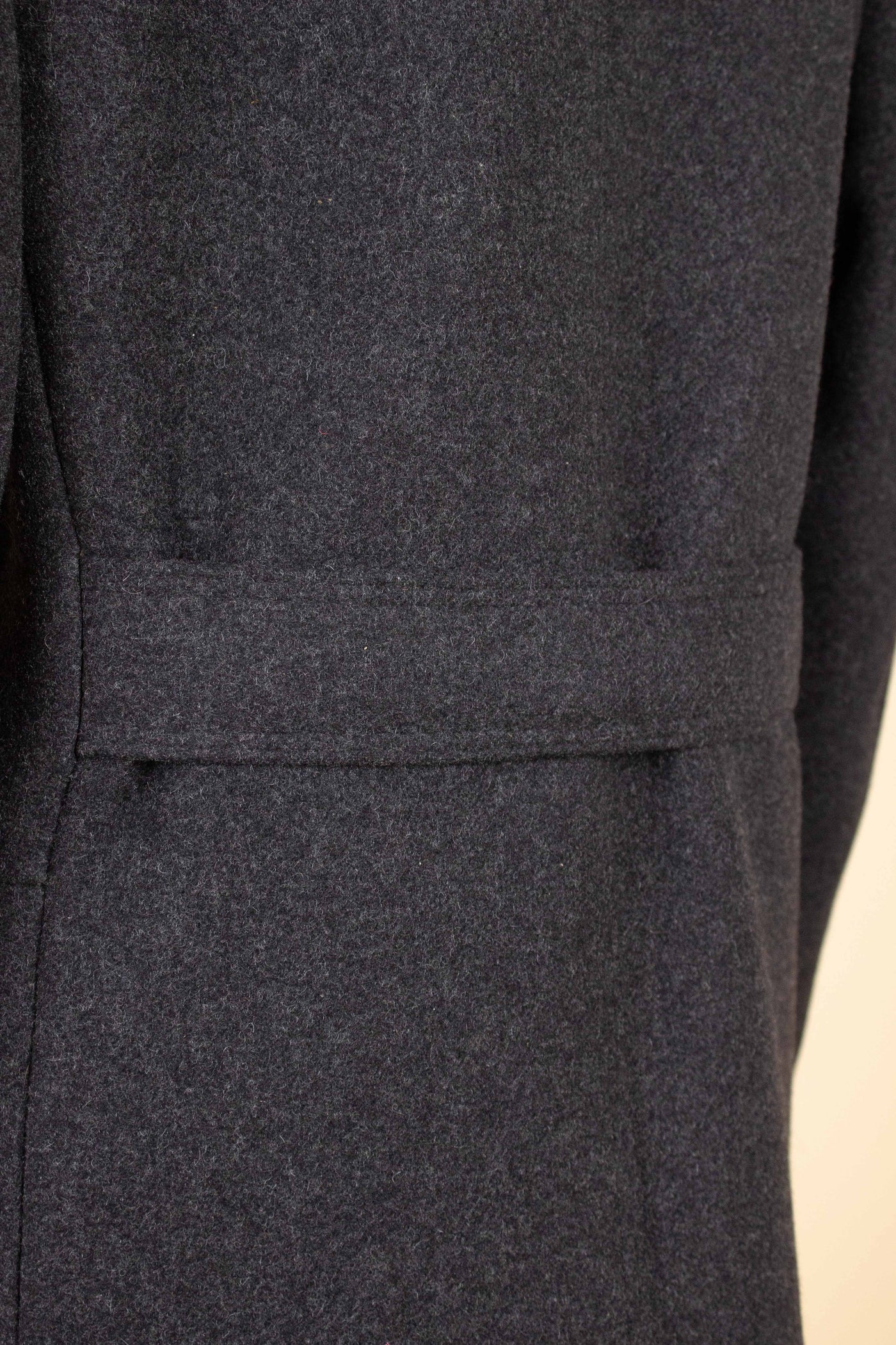 SWEDISH 1940S/1950S DARK GREY DOUBLE BREASTED OVERCOAT BY CARL AXEL. SIZE CA EU 44-46