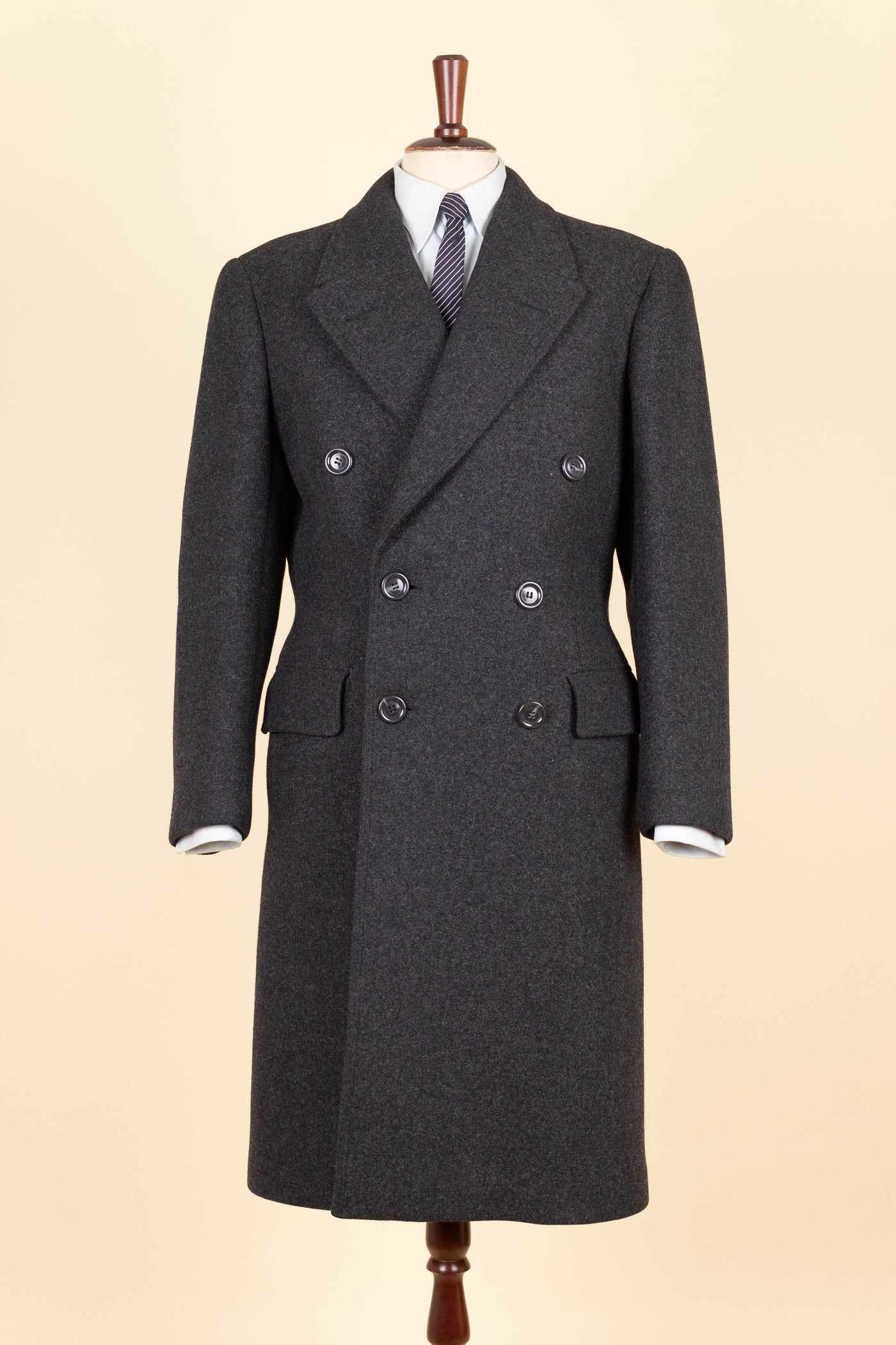 SWEDISH 1940S/1950S DARK GREY DOUBLE BREASTED OVERCOAT BY CARL AXEL. SIZE CA EU 44-46