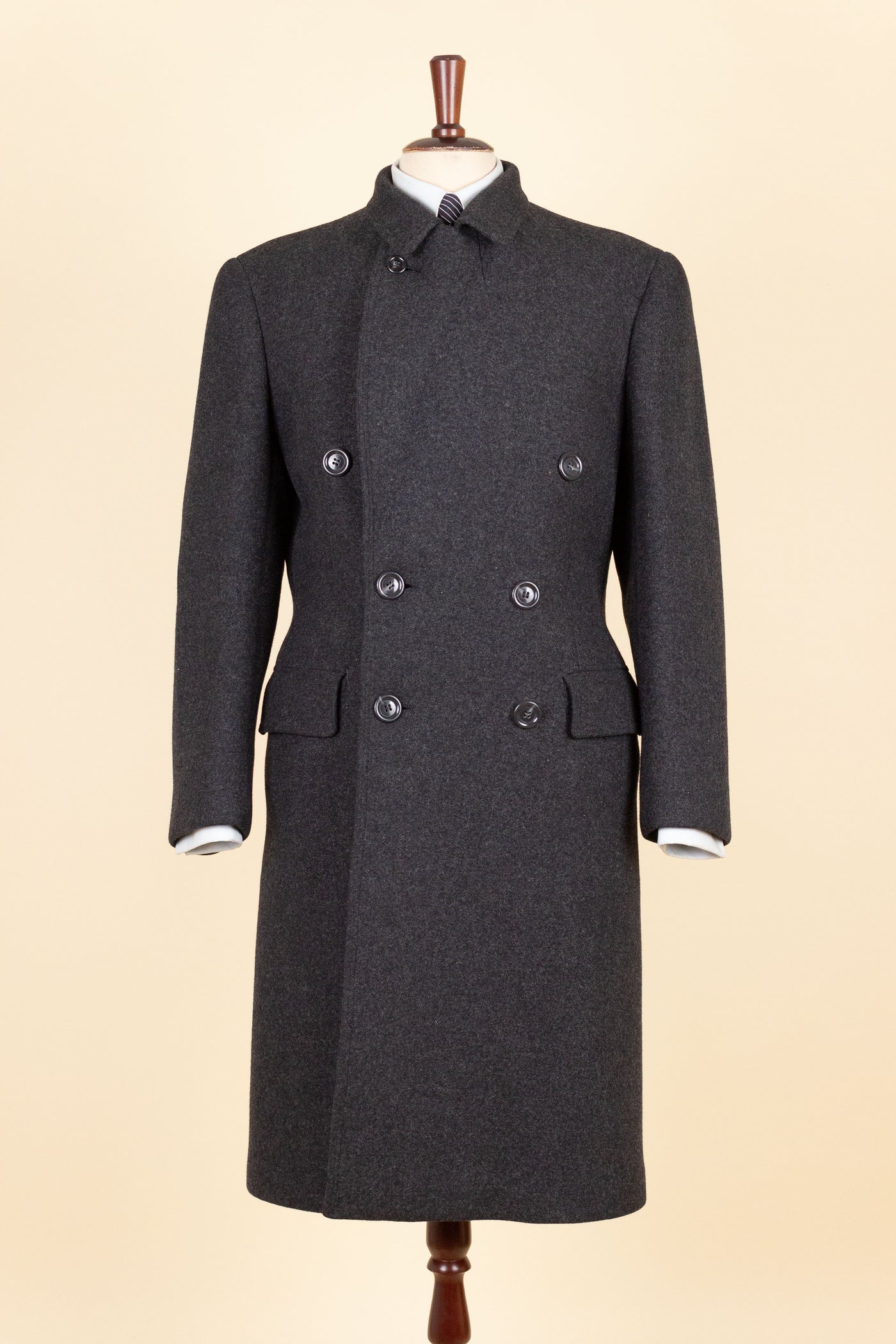 SWEDISH 1940S/1950S DARK GREY DOUBLE BREASTED OVERCOAT BY CARL AXEL. SIZE CA EU 44-46