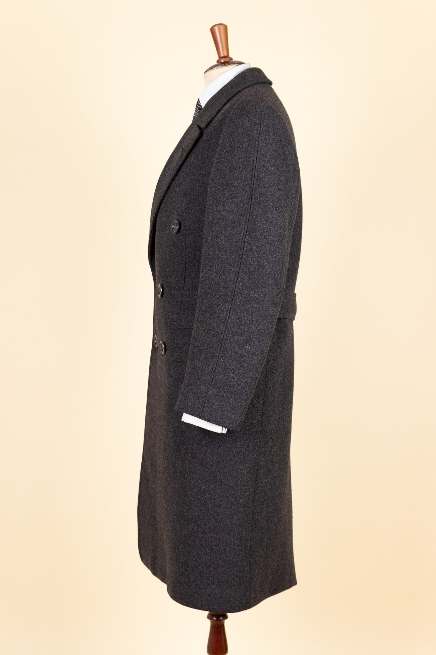 SWEDISH 1940S/1950S DARK GREY DOUBLE BREASTED OVERCOAT BY CARL AXEL. SIZE CA EU 44-46