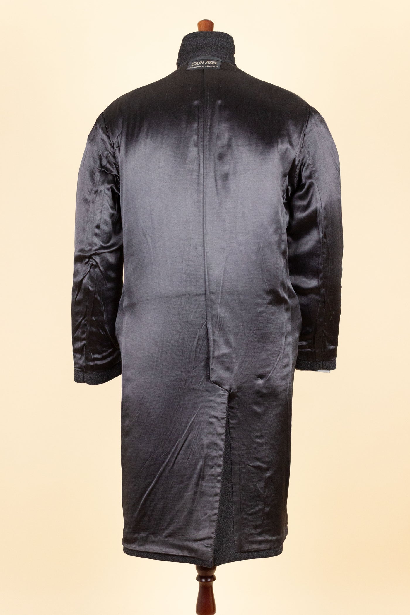 SWEDISH 1940S/1950S DARK GREY DOUBLE BREASTED OVERCOAT BY CARL AXEL. SIZE CA EU 44-46