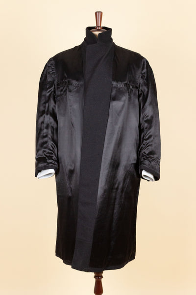 SWEDISH 1940S/1950S BLACK SINGLE BREASTED OVERCOAT. SIZE CA EU 46-48