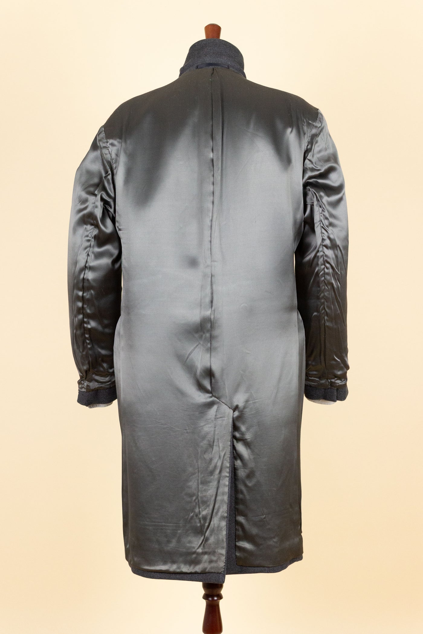 SWEDISH 1950S GREY DOUBLE BREASTED OVERCOAT BY TIGER. SIZE CA EU 46-48