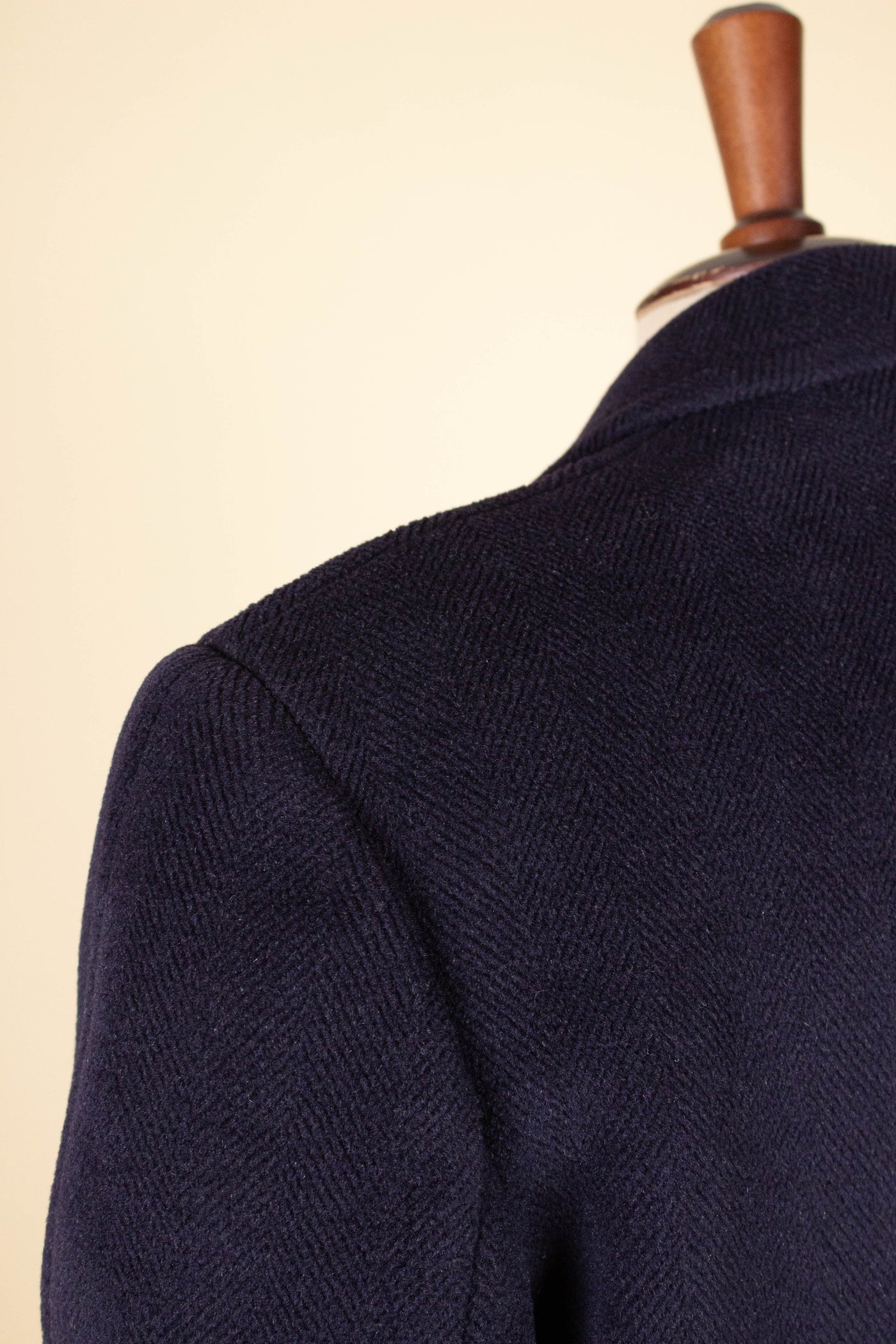 SWEDISH 1940S DARK BLUE OVERCOAT BY DERBER. SIZE CA EU 46-48