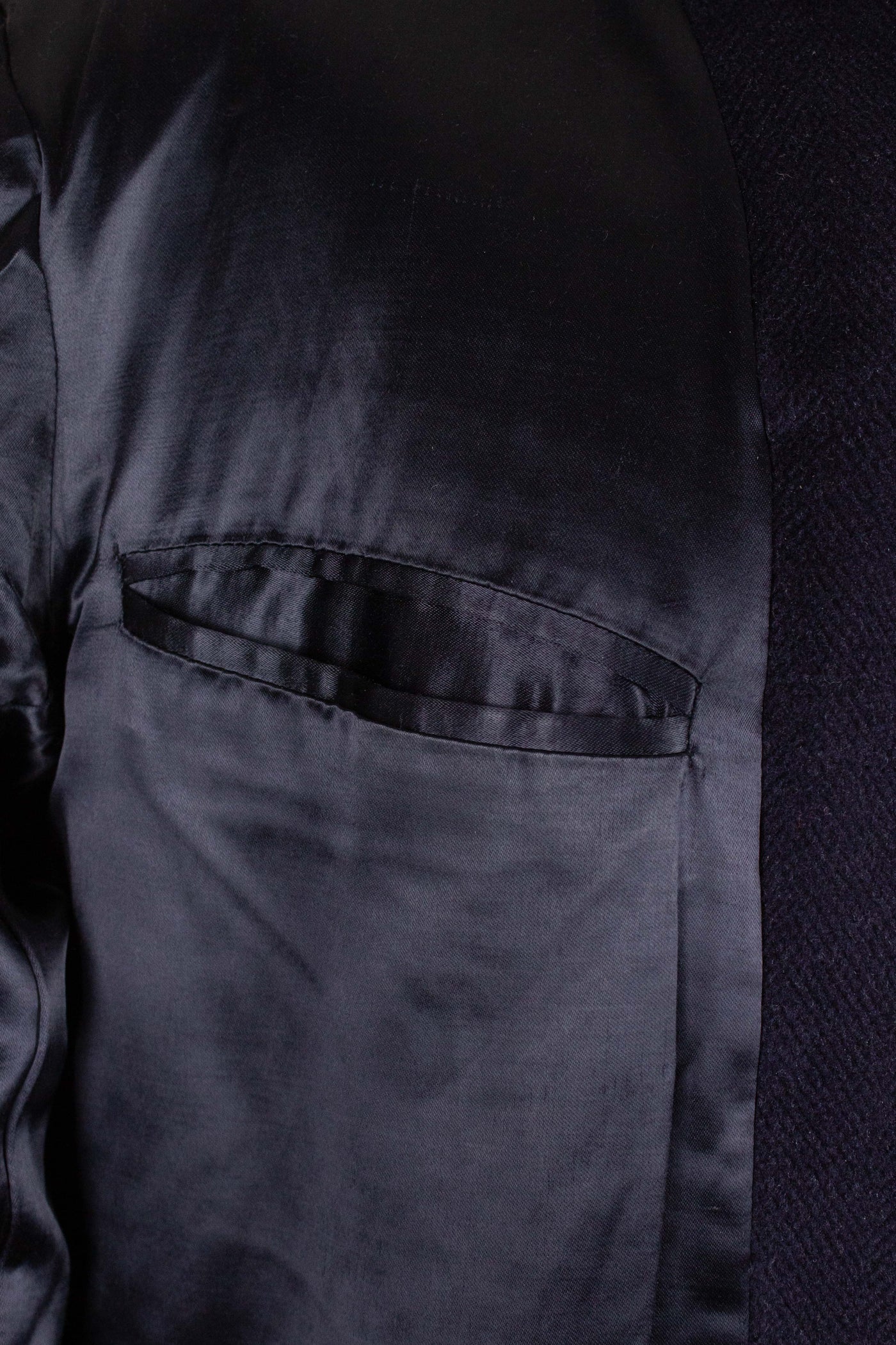 SWEDISH 1940S DARK BLUE OVERCOAT BY DERBER. SIZE CA EU 46-48