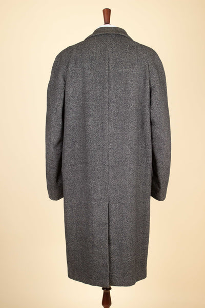 SWEDISH 1950S GREY SALT & PEPPER SINGLE BREASTED RAGLAN OVERCOAT BY SKANDINAVISKA SKRÄDDERIET. SIZE CA EU 48