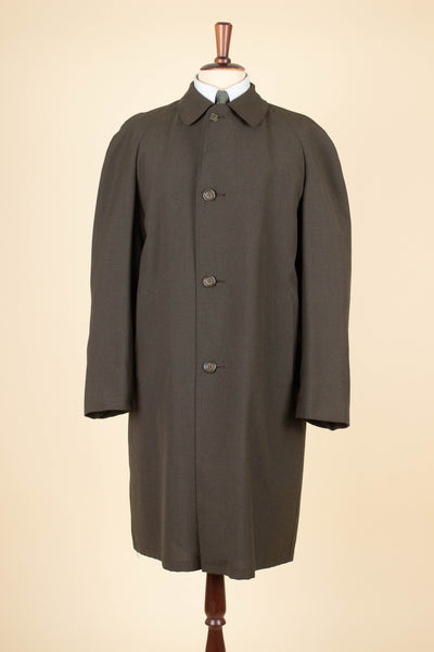 SWEDISH 1950S/1960S BROWN LIGHTWEIGHT SINGLE BREASTED RAGLAN COAT. SIZE CA EU 50