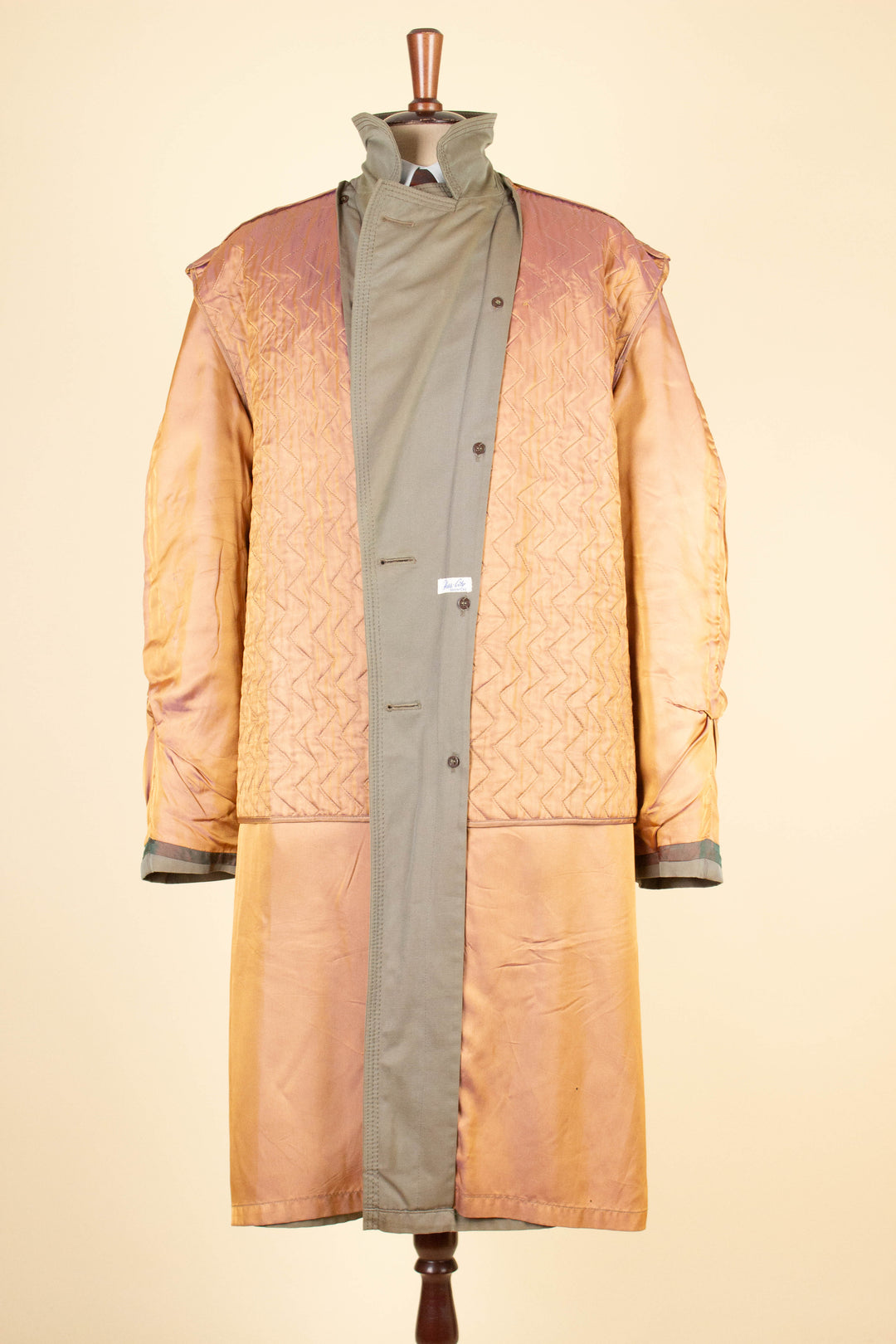 SWEDISH 1940S/1950S BEIGE TRENCH COAT BY MELKA. SIZE CA EU 52 – A