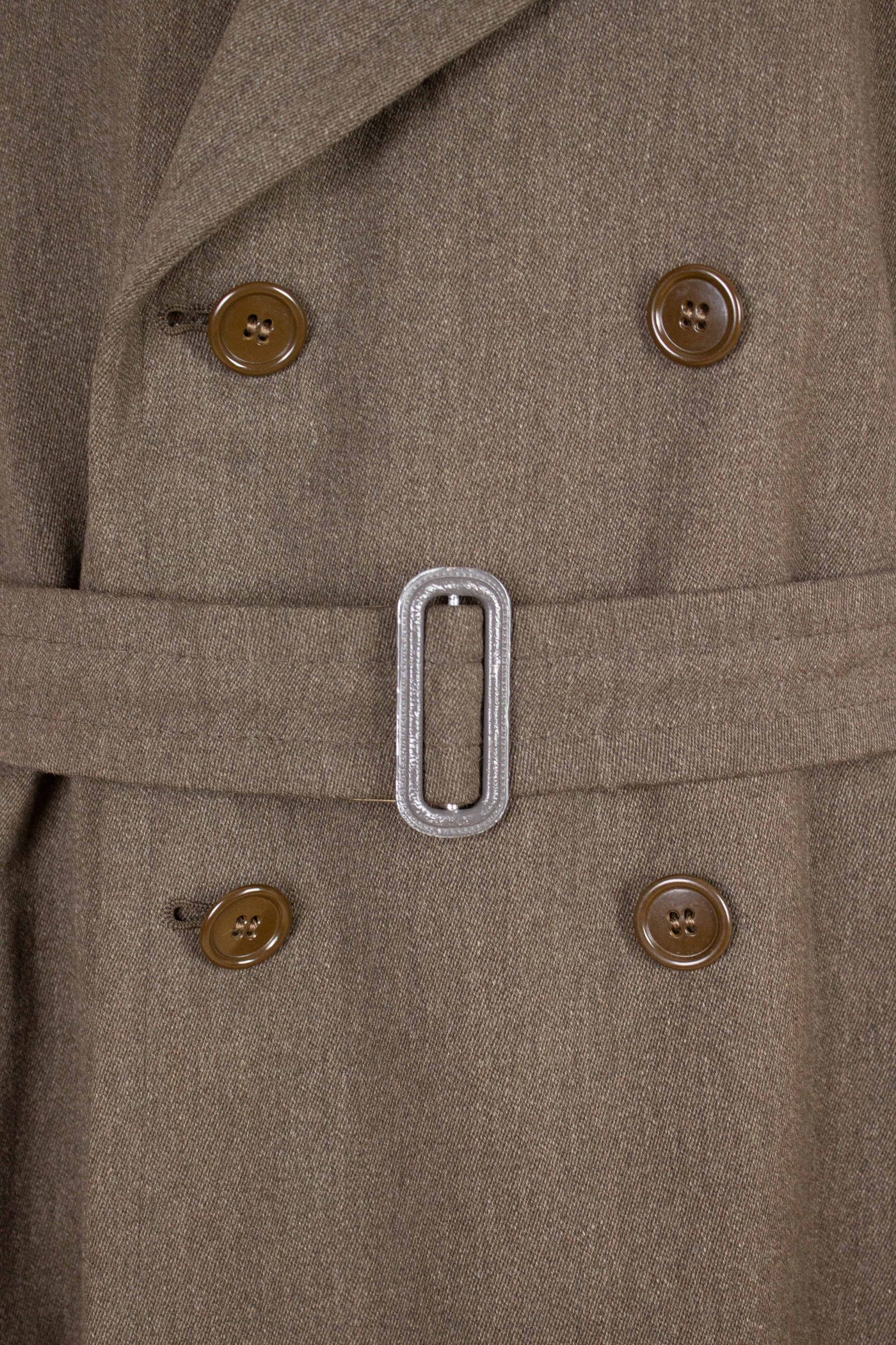 SWEDISH 1930S/1940S LIGHT BROWN RAGLAN TRENCH COAT BY TIGER. SIZE CA EU 54