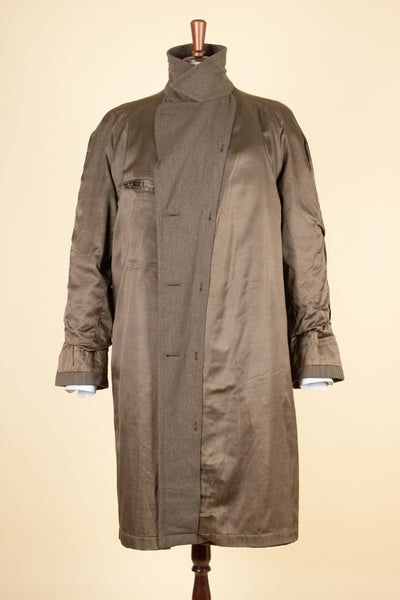 SWEDISH 1930S/1940S LIGHT BROWN RAGLAN TRENCH COAT BY TIGER. SIZE CA EU 54