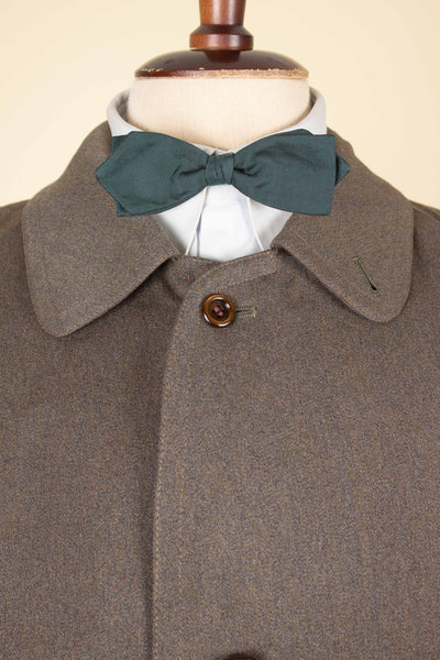 SWEDISH 1940S MEDIUM BROWN SINGLE BREASTED LIGHTWEIGHT RAGLAN COAT BY STRÖMS. SIZE CA EU 52
