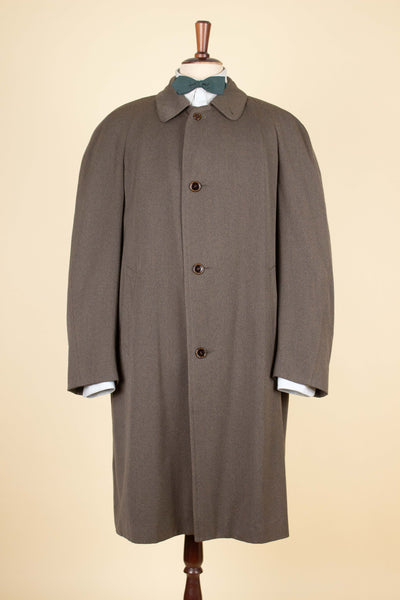 SWEDISH 1940S MEDIUM BROWN SINGLE BREASTED LIGHTWEIGHT RAGLAN COAT BY STRÖMS. SIZE CA EU 52