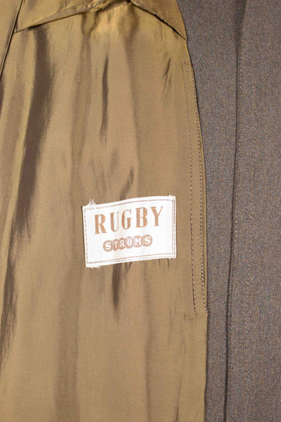 SWEDISH 1940S MEDIUM BROWN SINGLE BREASTED LIGHTWEIGHT RAGLAN COAT BY STRÖMS. SIZE CA EU 52