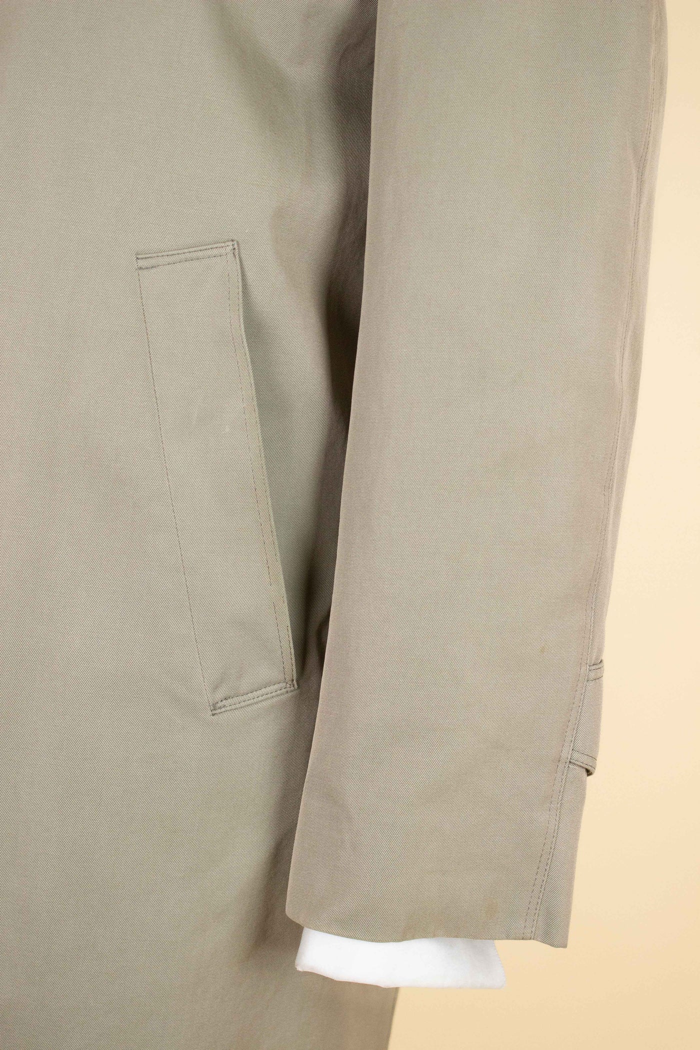 SWEDISH 1950S/1960S GREY-GREEN SINGLE BREASTED LIGHTWEIGHT COAT BY TIGER. SIZE CA EU 46