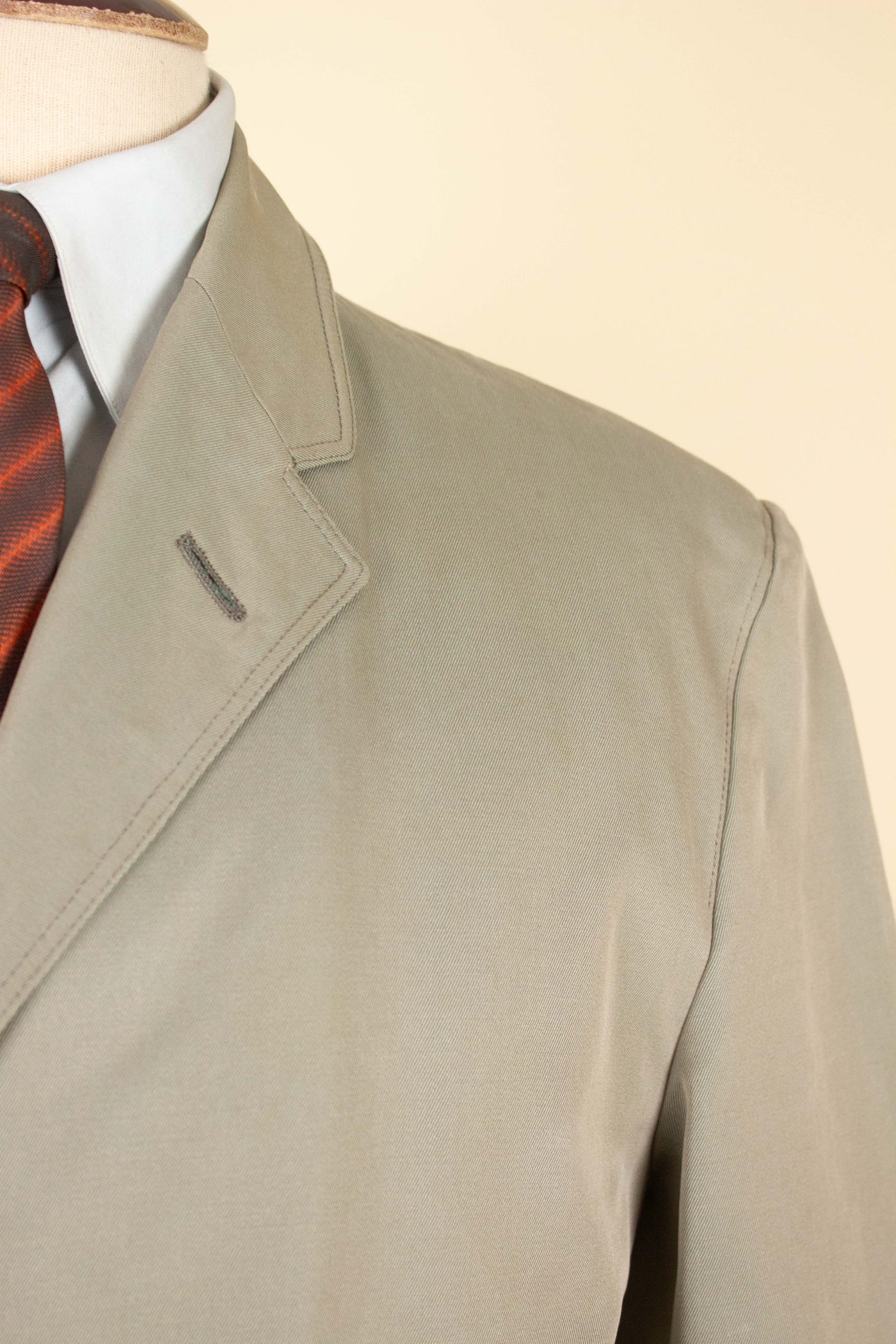 SWEDISH 1950S/1960S GREY-GREEN SINGLE BREASTED LIGHTWEIGHT COAT BY TIGER. SIZE CA EU 46