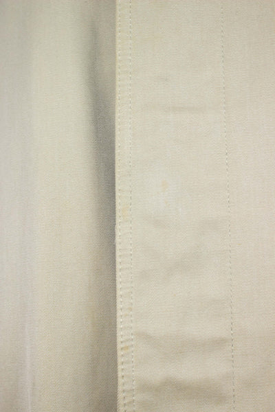 SWEDISH 1950S GREEN-BEIGE SINGLE BREASTED LIGHTWEIGHT RAGLAN OVERCOAT BY MELKA. SIZE CA EU 50