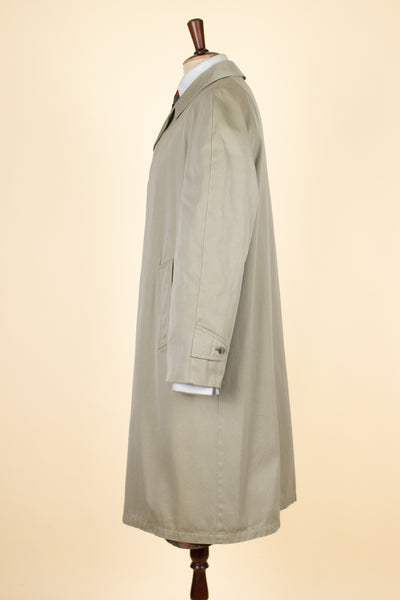SWEDISH 1950S GREEN-BEIGE SINGLE BREASTED LIGHTWEIGHT RAGLAN OVERCOAT BY MELKA. SIZE CA EU 50