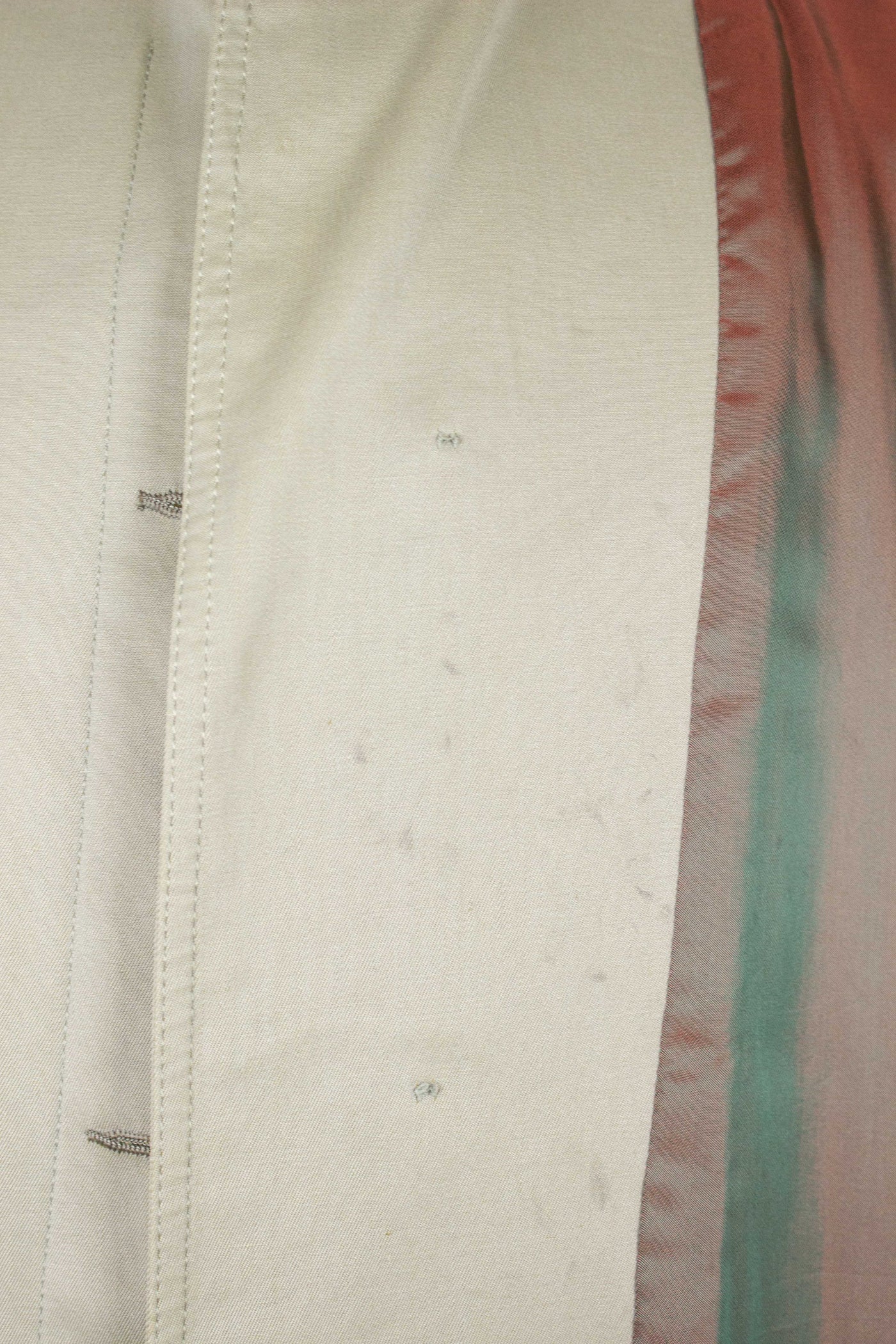 SWEDISH 1950S GREEN-BEIGE SINGLE BREASTED LIGHTWEIGHT RAGLAN OVERCOAT BY MELKA. SIZE CA EU 50
